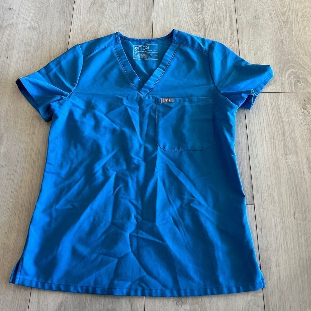 Figs womens scrubs top size xs